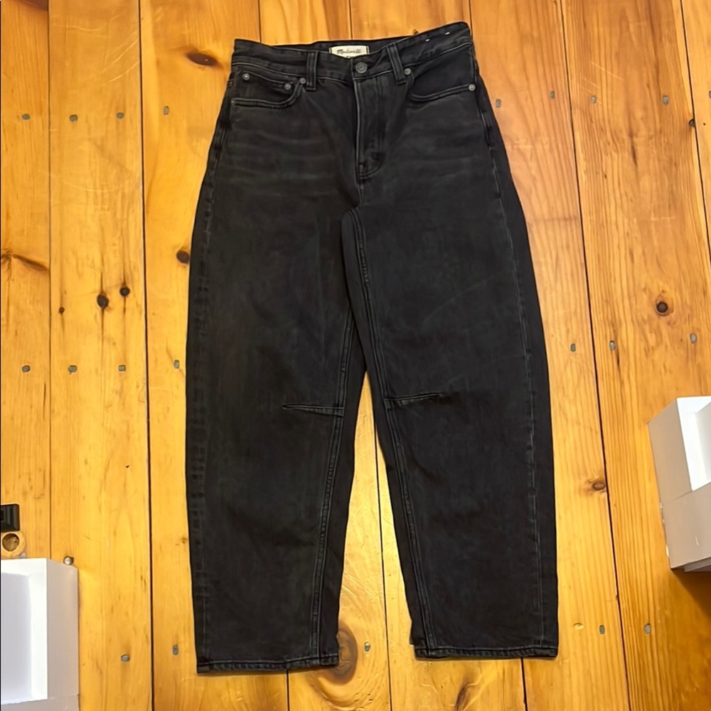 Madewell Darted Barrel-Leg Jean - Black, Size 24